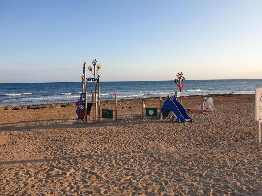 Nice Holidays Apartment In Torreveja, 또레비에하 외부 사진