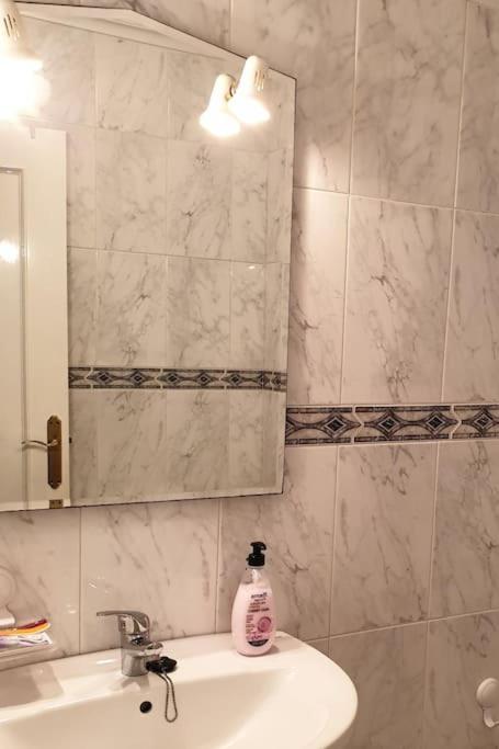Nice Holidays Apartment In Torreveja, 또레비에하 외부 사진